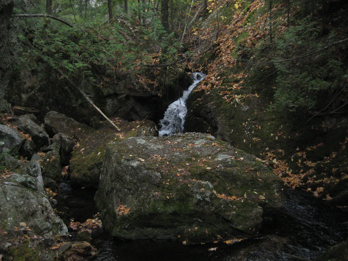 Upstream drop
