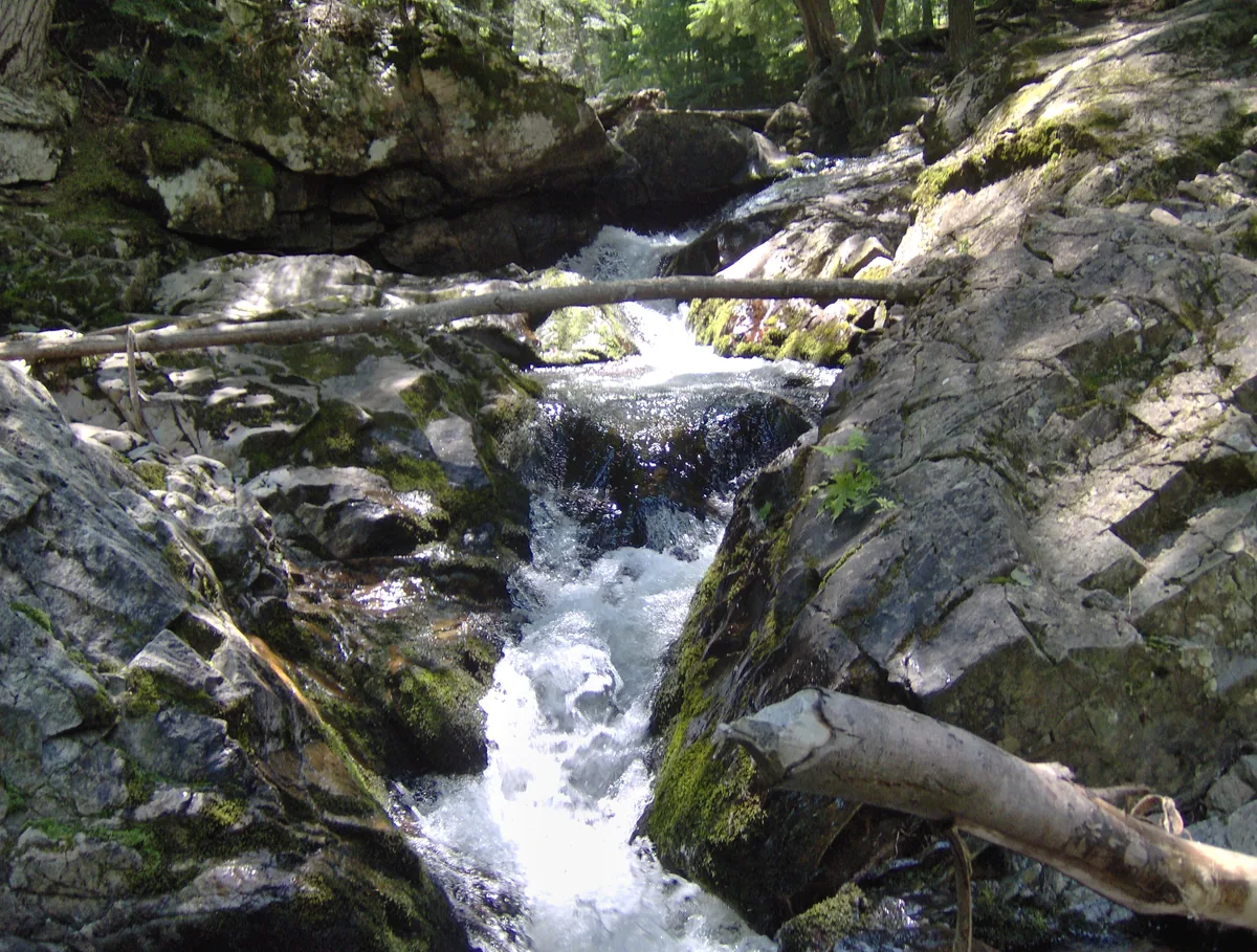 Piled small cascades