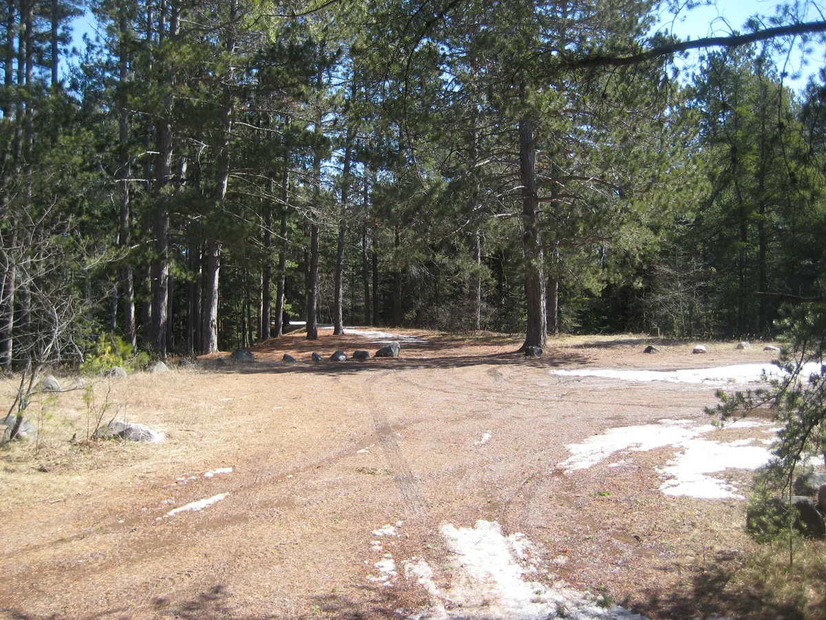 Parking area above the falls