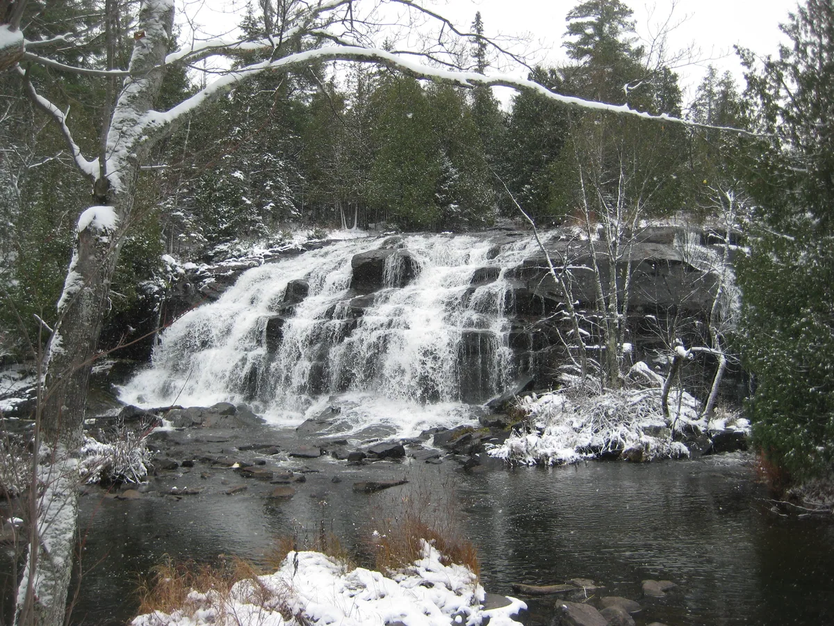 Looking across at the left side of the falls
