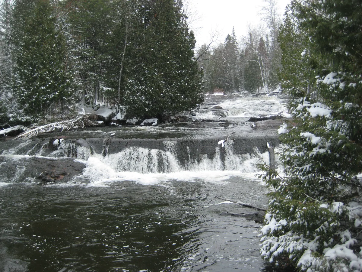 Smooth upper drops on the river