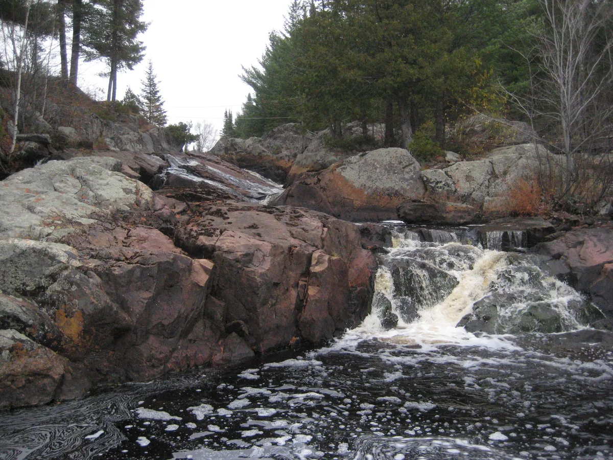 Odd, stained rocks around Dee Lundeen