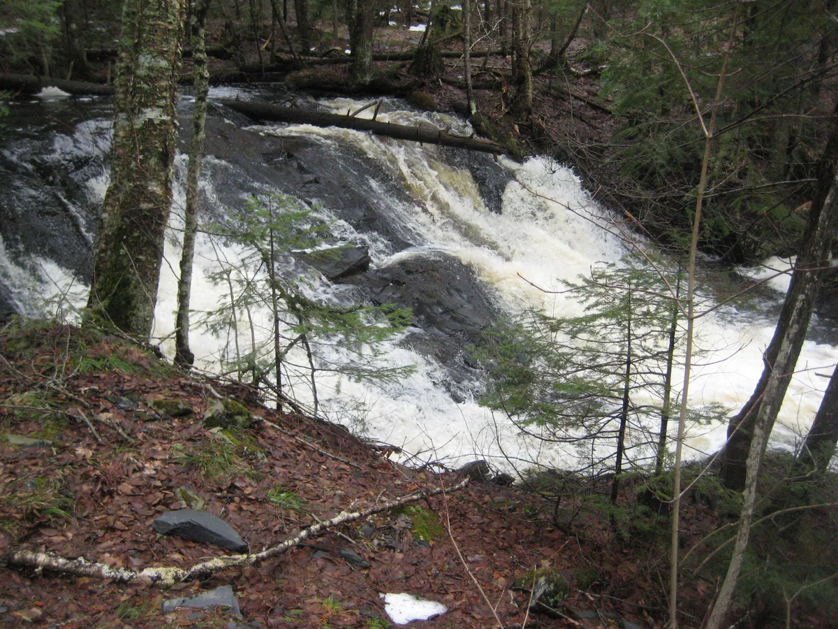 Wide, full cascades