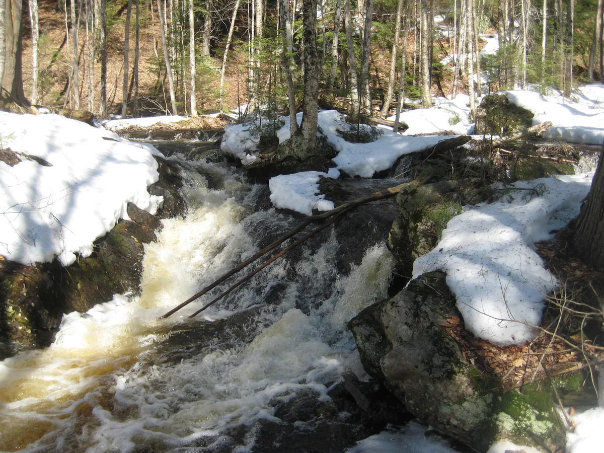 Small cascades over the rocks