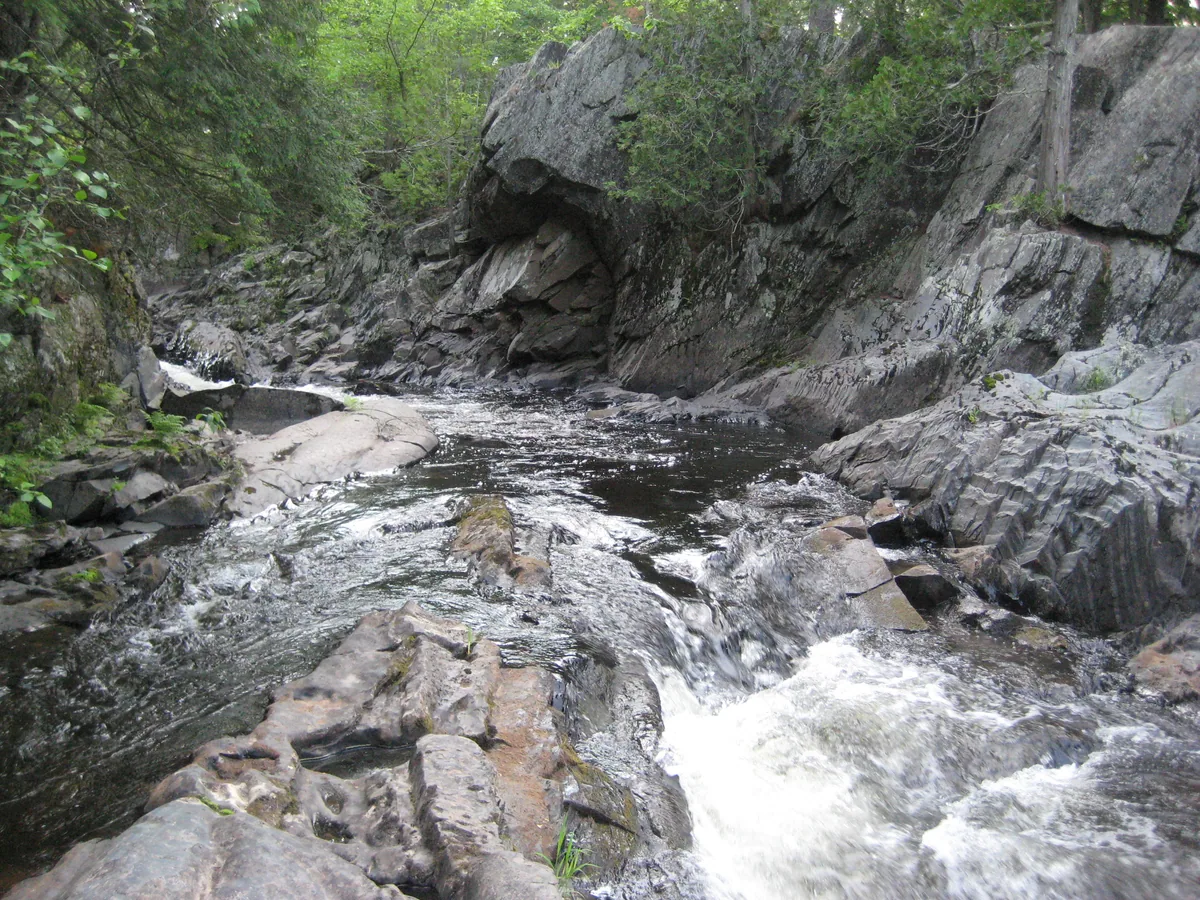 Interesting rock formations around the upper chute