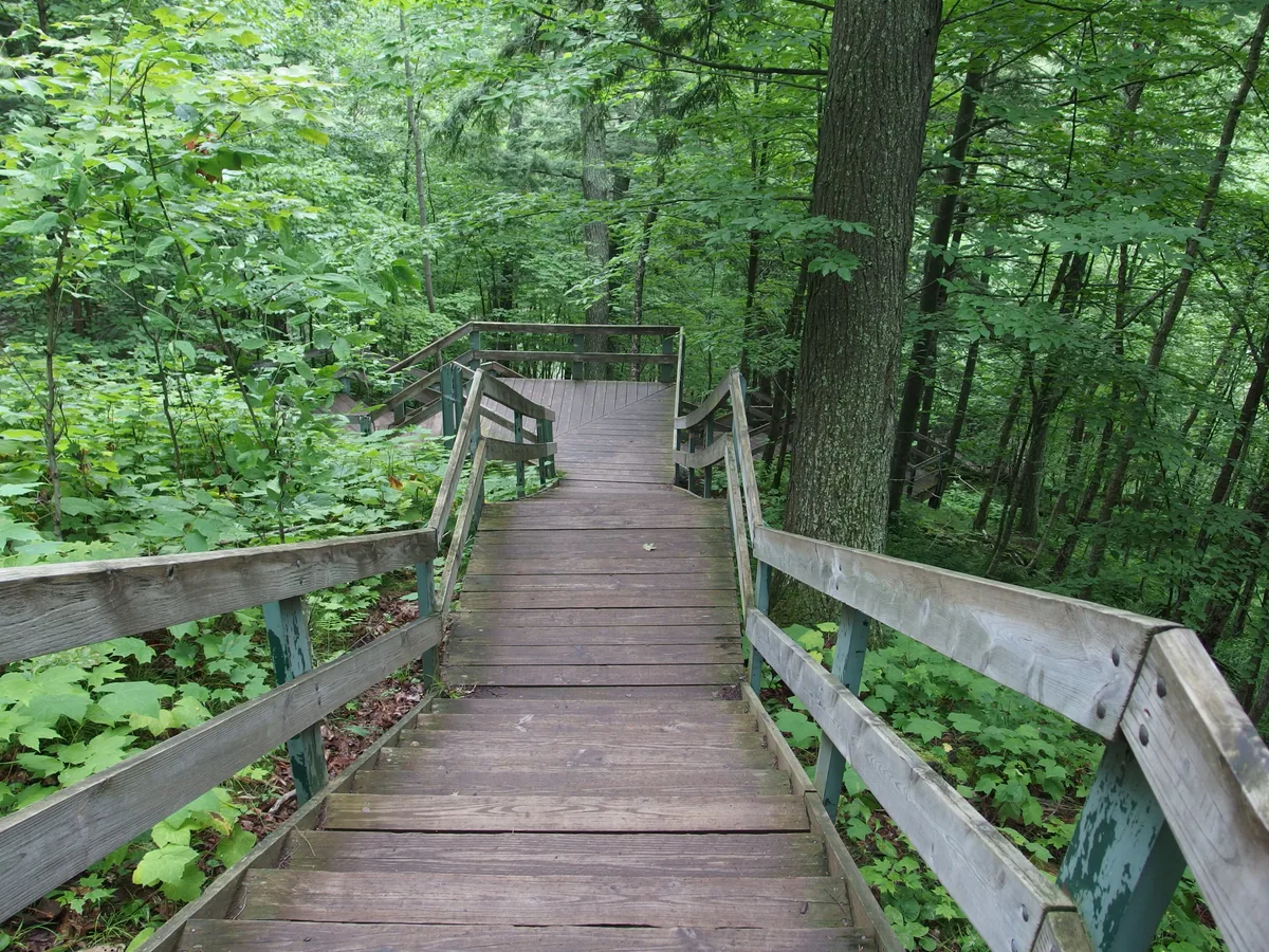 Steep stairs down