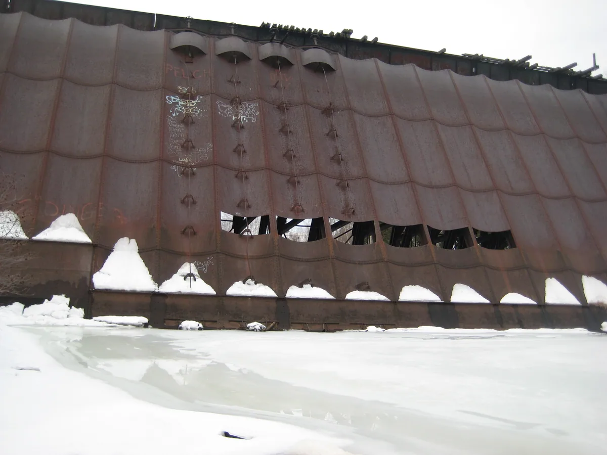 Ice below the steel dam
