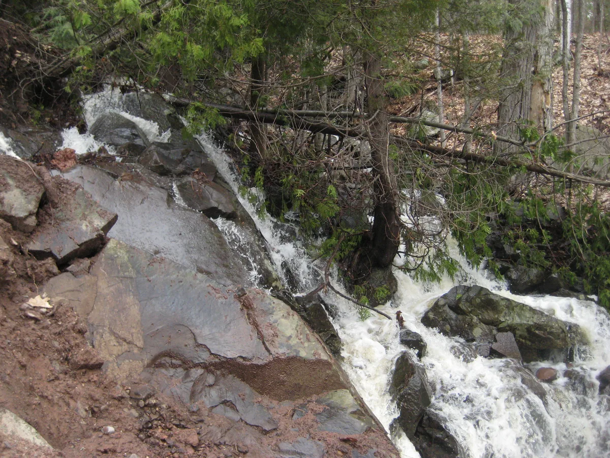An overflowing set of lower drops