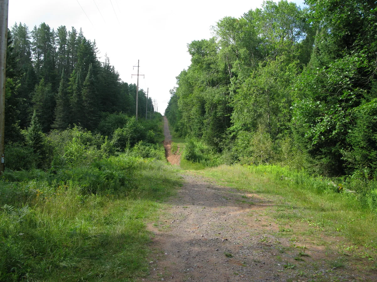 Sudden dip in the road by Paulding Light viewing area