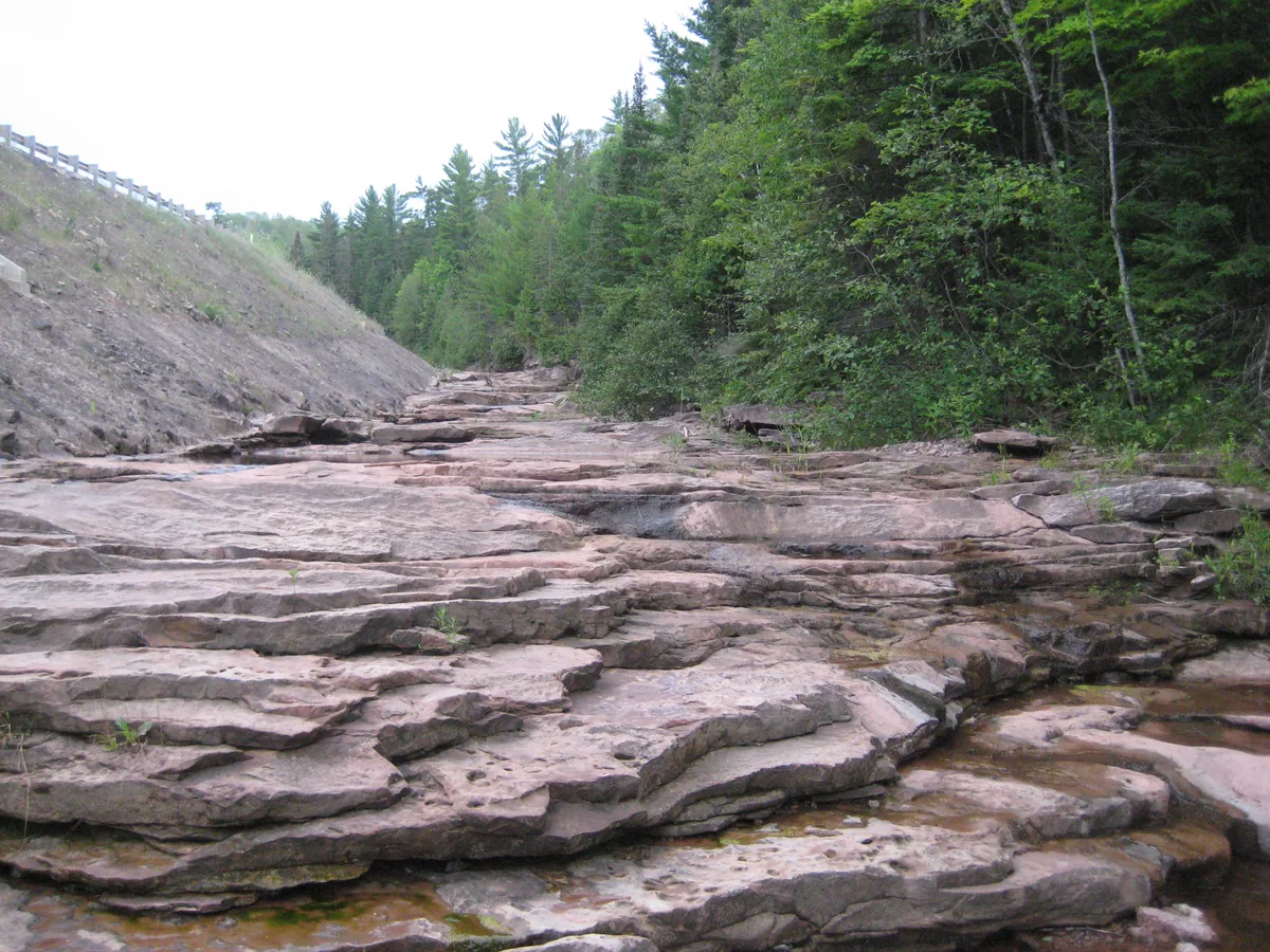 Barely trickling sandstone