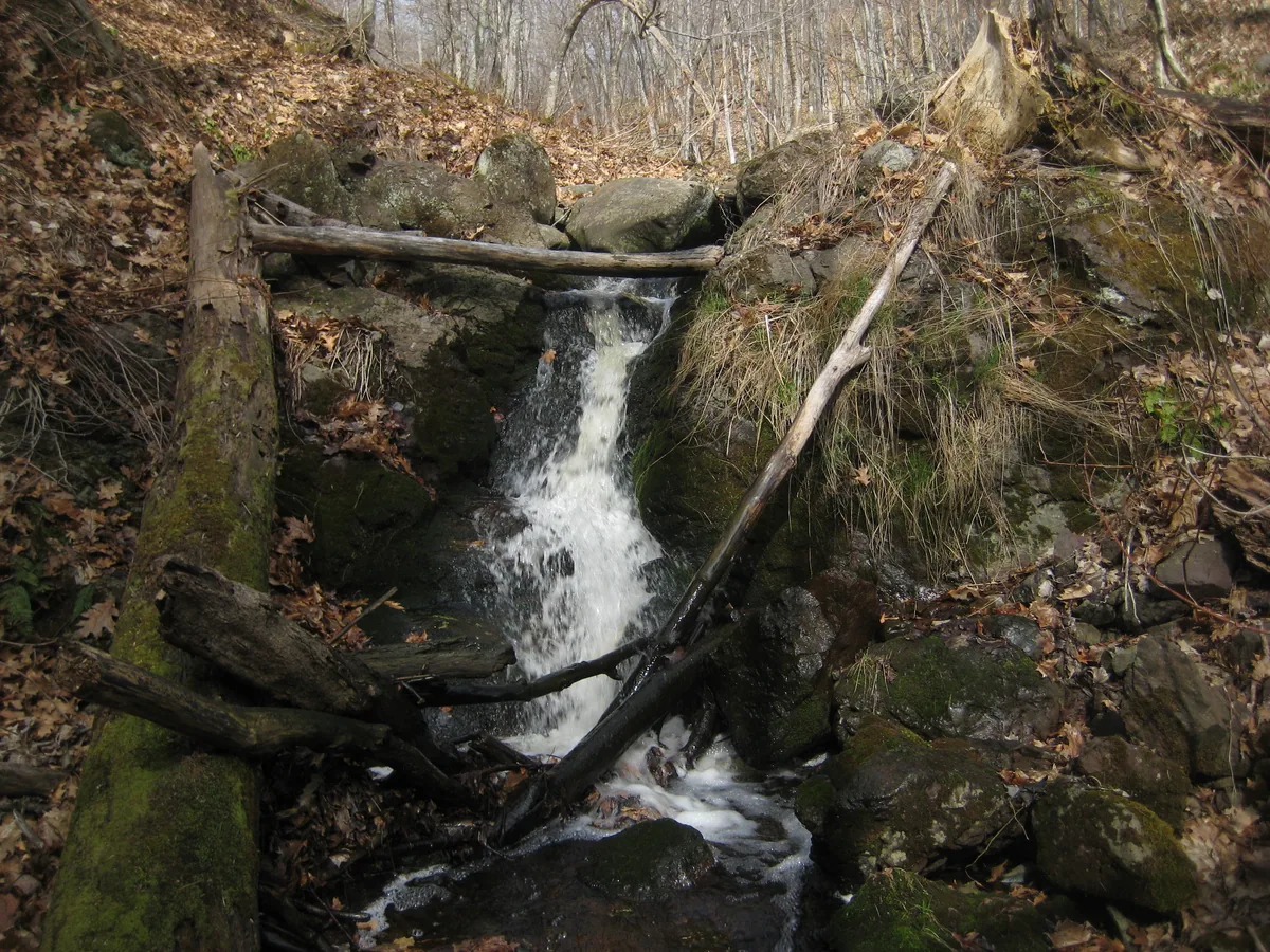 One of the small upper chutes