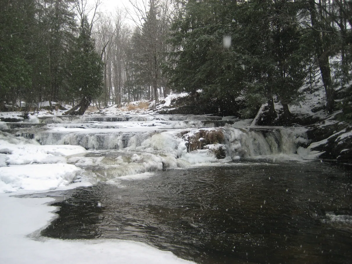 A snowy upper drop