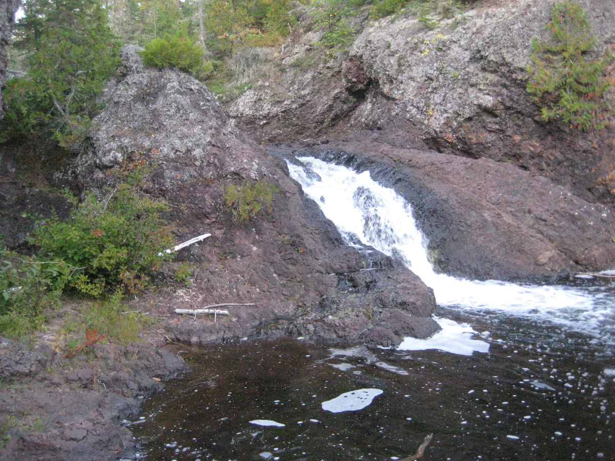 Small upper drop between conglomerate