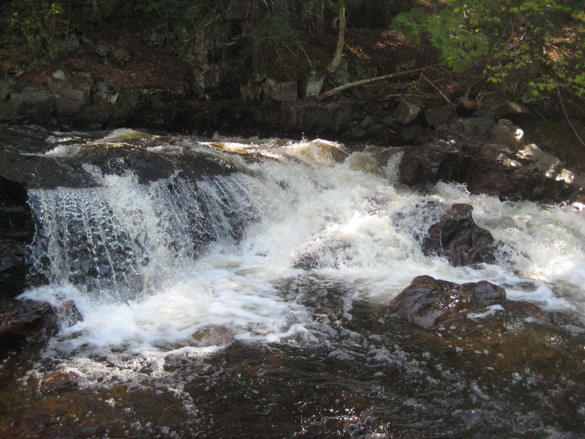 Side view of a lower drop